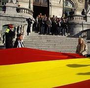 Lo que cuesta poner una bandera de España en Bilbao