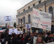 Contra la juventud