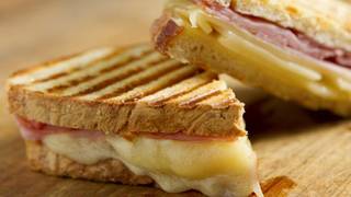 La sociedad del sándwich mixto: por qué los mediocres dominan el mundo