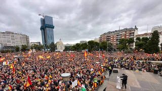 Más de 100.000 manifestantes en Madrid contra la secesión de Cataluña