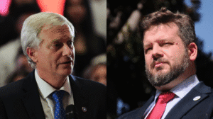 De izquierda a derecha (un poco, en todos los sentidos de la expresión), José Antonio Kasta (el más que probable nuevo presidente chileno) y Johannes Kaiser, el líder de la derecha radical